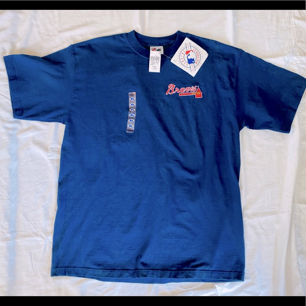 Men’s XL Atlanta Braves embroidered t-shirt